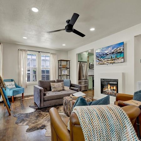 Southern Charm - Near Main With Hot Tub Фредериксбург Екстериор снимка